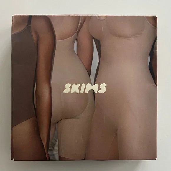 SKIMS Sculpting Thong Bodysuit in Ochre 4X/5X New in Box - Picture 3 of 8